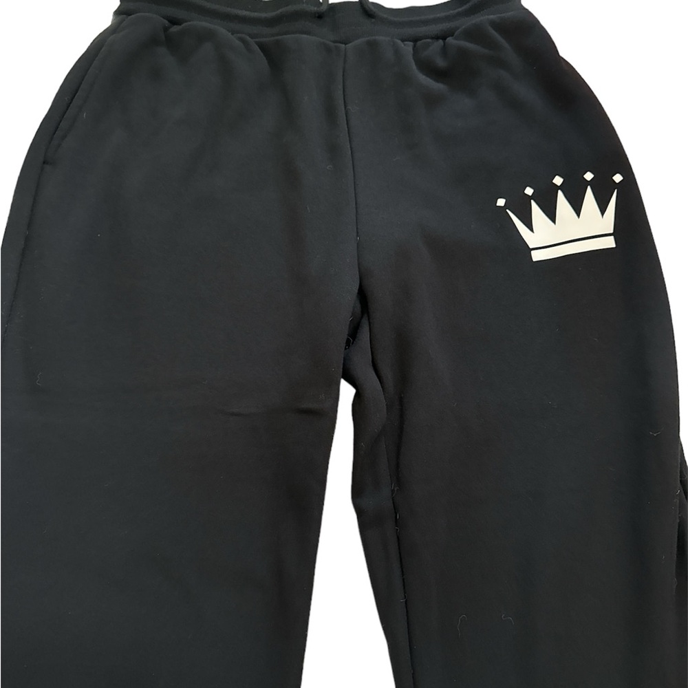 Woman’s Fashion Nova Queen 👸 sweatsuit size small 💥 - Picture 4 of 6